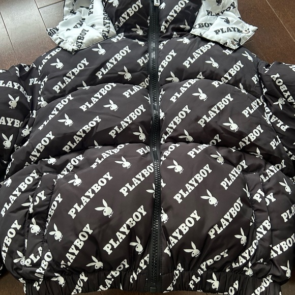 PLAYBOY Women’s Cropped Puffer Jacket - Picture 2 of 4